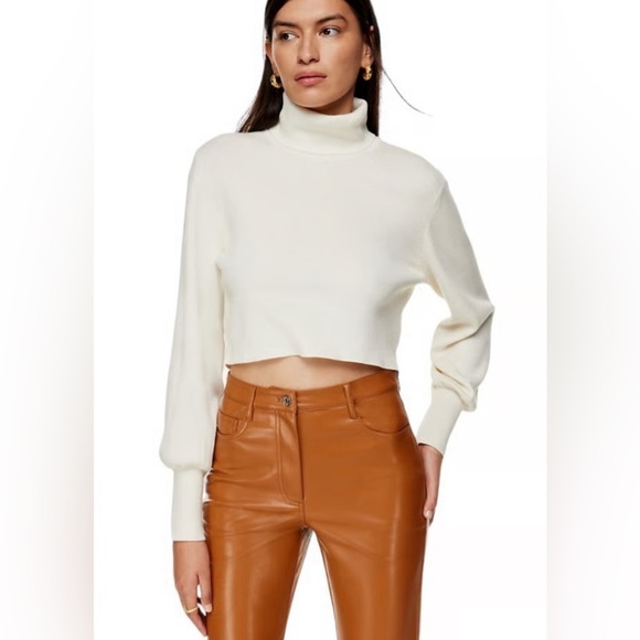 Aritzia Sweaters - Aritzia Wilfred cream cropped turtleneck sweater, XS, wool-blend Cozy Ski Bunny